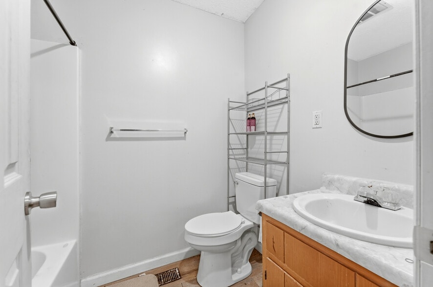 More Photos Of 409 McLane Avenue, Morgantown Apartments For Sale