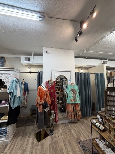 More Photos Of 1916 Central Ave, Saint Petersburg Storefront For Lease