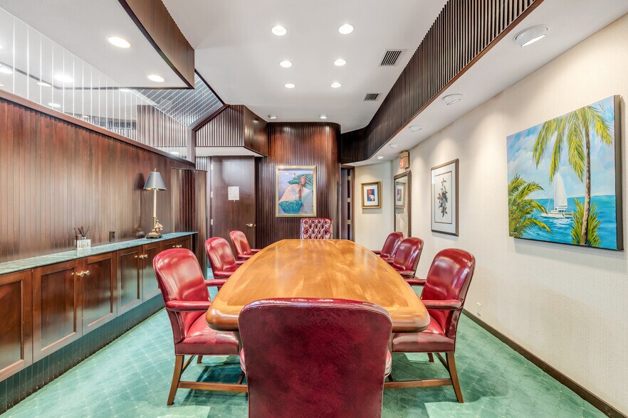 More Photos Of 100-104 Riverside Dr, New Smyrna Beach Office For Sale