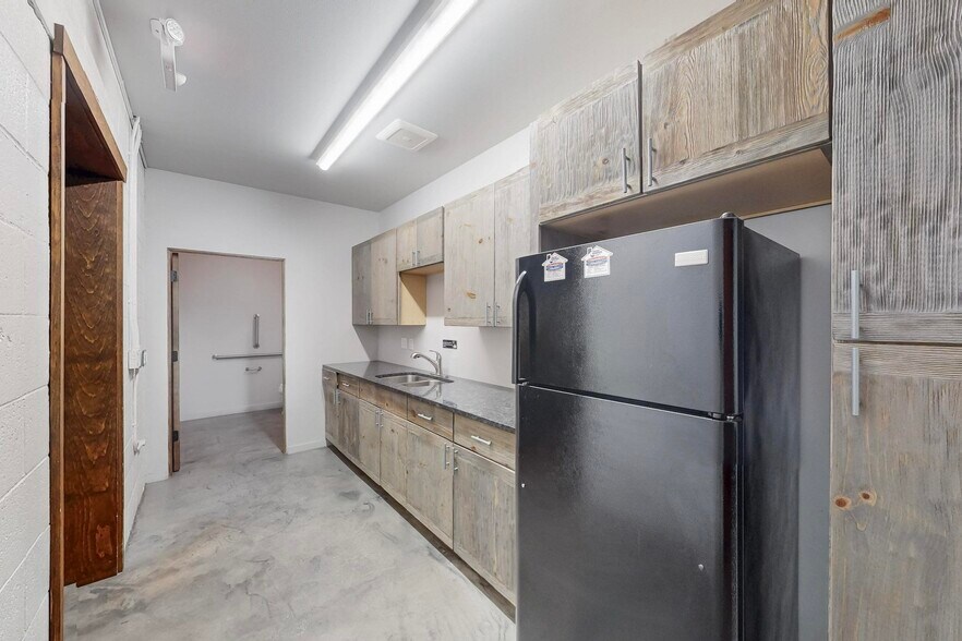 More Photos Of 314 El Pueblo Rd NW, Albuquerque Warehouse For Lease