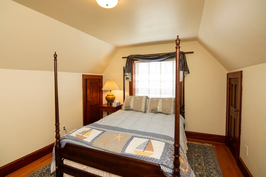 More Photos Of 8789 Seneca Trail South, Ronceverte Office For Sale