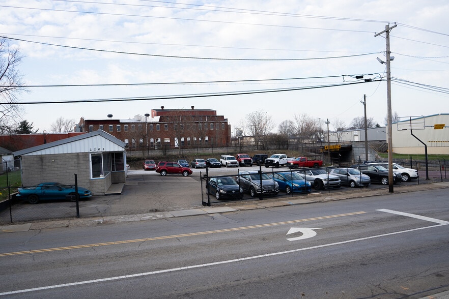 More Photos Of 2203 Navarre Rd, Canton Auto Dealership For Sale