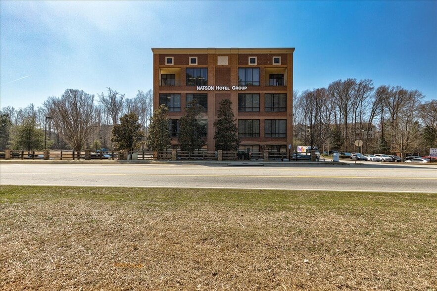 More Photos Of 2030 Avalon Pky, McDonough Office For Sale