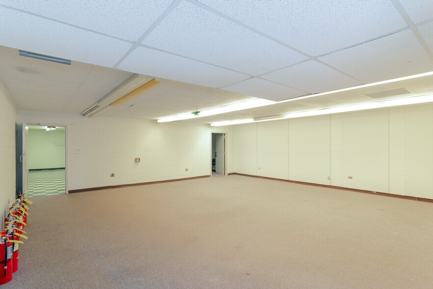More Photos Of 139 N Main St, Jonesboro Freestanding For Sale