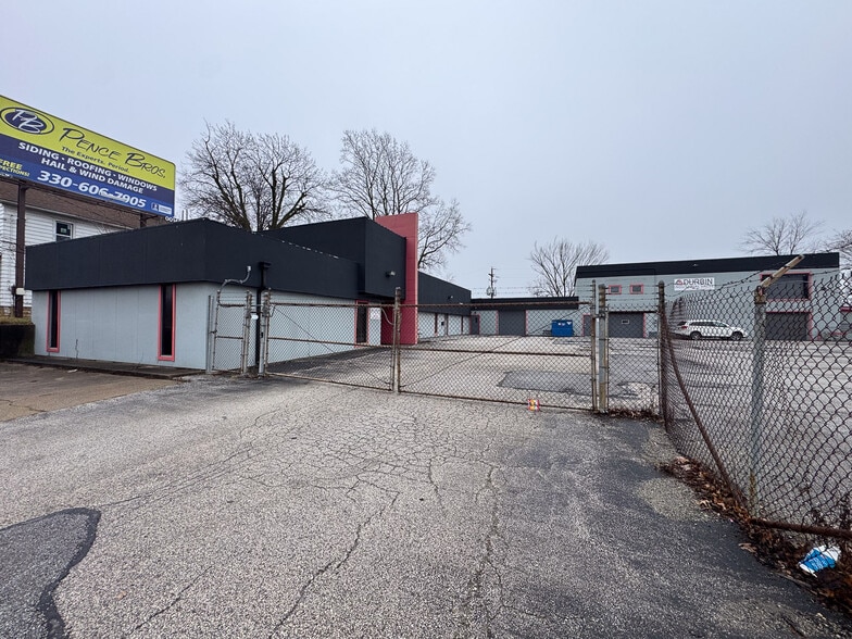 More Photos Of 1050 Triplett Blvd, Akron Warehouse For Sale