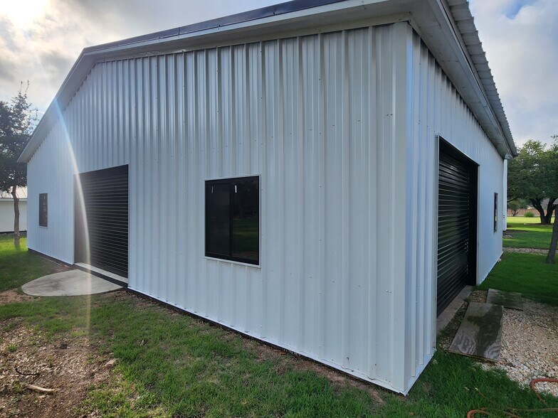 More Photos Of 102 County Road 180, Leander Loft Creative Space For Sale