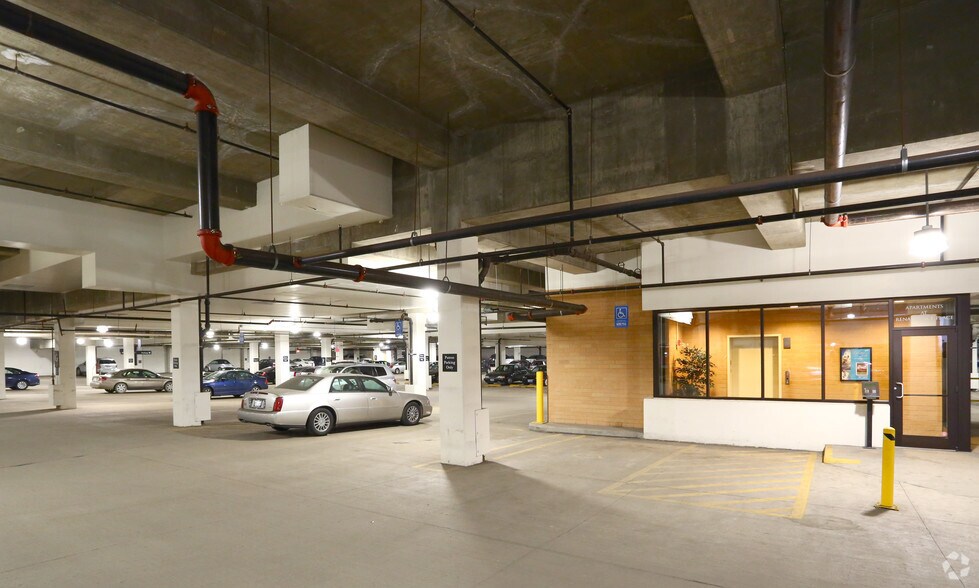 More Photos Of 1849 Green Bay Rd, Highland Park Office For Lease