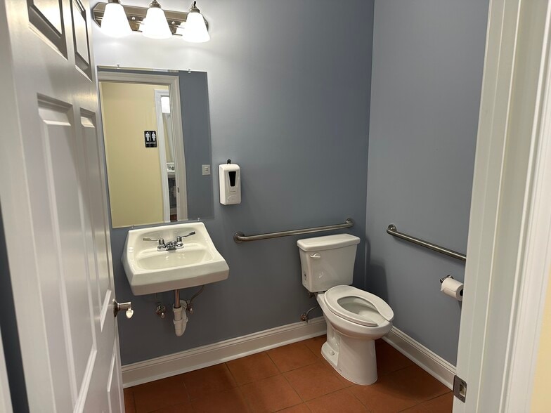 More Photos Of 585 Colonial Park Dr, Roswell Loft Creative Space For Sale