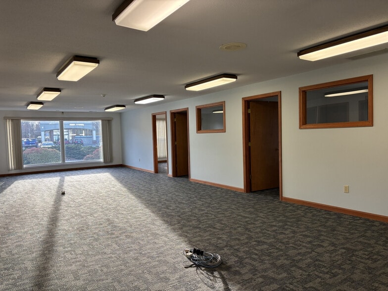 More Photos Of 651 Main Rd, Tiverton Office For Sale