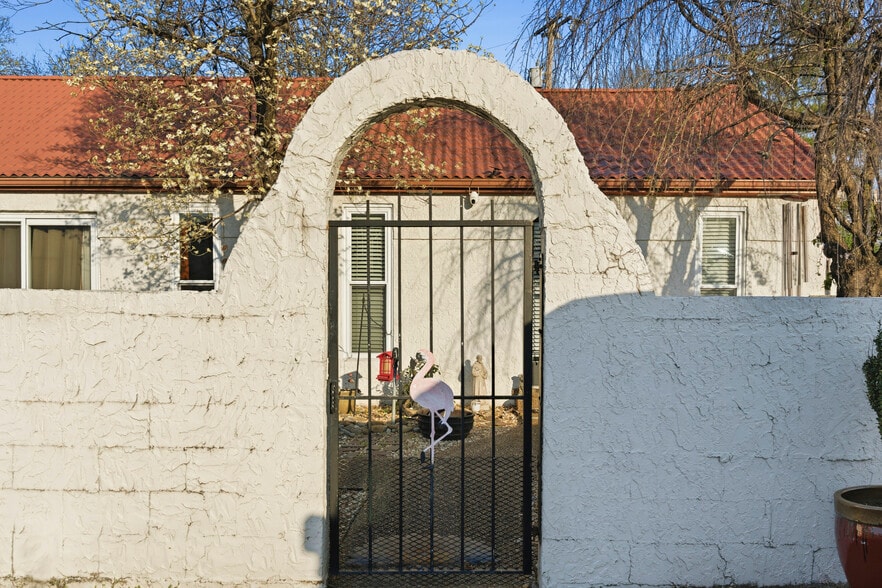 More Photos Of 2831 Columbine Pl, Nashville Freestanding For Sale