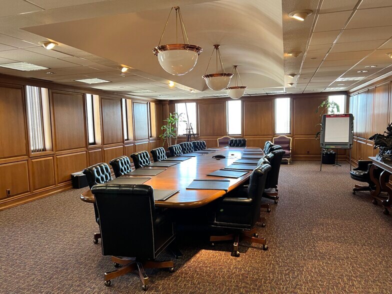 More Photos Of 200 Lomas Blvd NW, Albuquerque Office For Sale