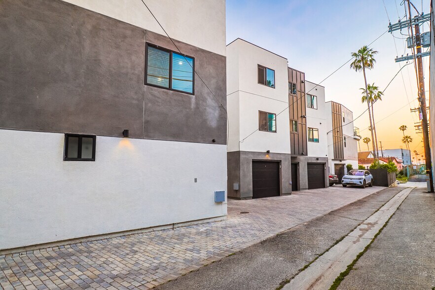More Photos Of 1414 S Orange Dr, Los Angeles Apartments For Sale