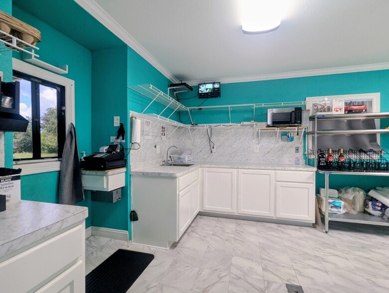 More Photos Of 422 N Lhs Dr, Lumberton Freestanding For Sale