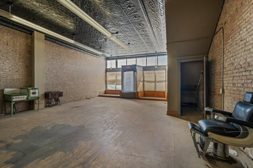 More Photos Of 2510 E 85th St, Kansas City Flex For Sale