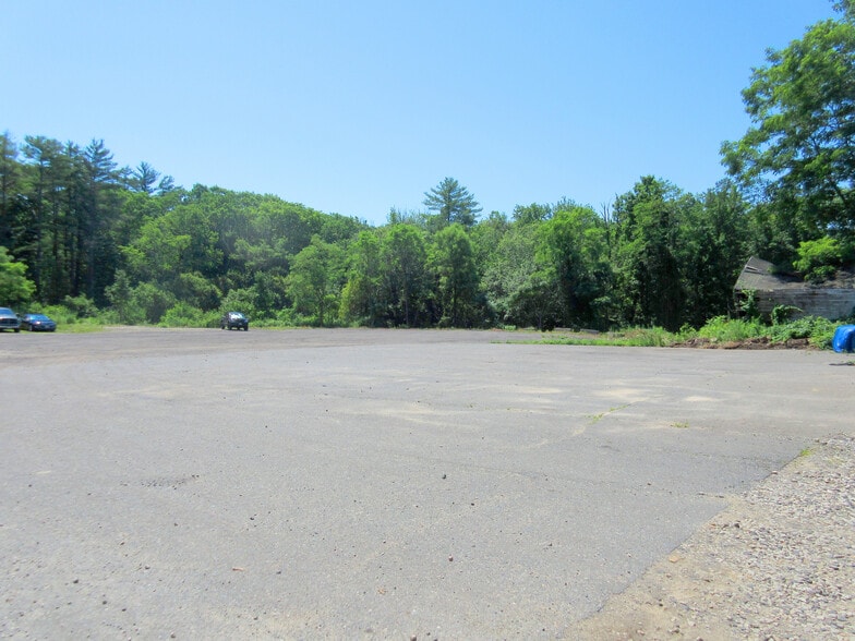 More Photos Of 122 Rabbit Rd, Salisbury Industrial For Lease