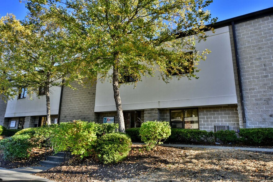 More Photos Of 230 West Parkway, Pompton Plains Flex For Sale