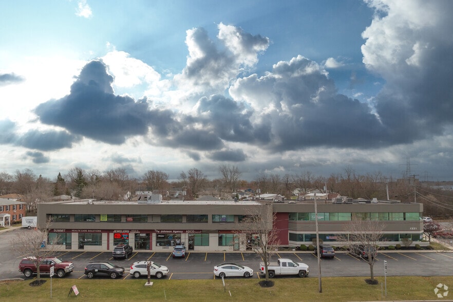 More Photos Of 1321-1325 Millersport Hwy, Amherst Office For Lease