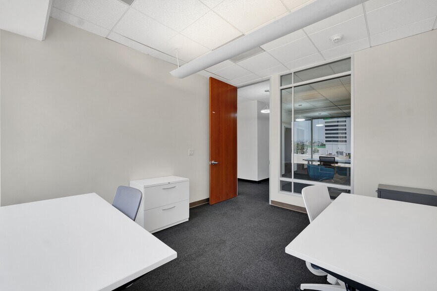 More Photos Of 221 S Figueroa St, Los Angeles Loft Creative Space For Lease