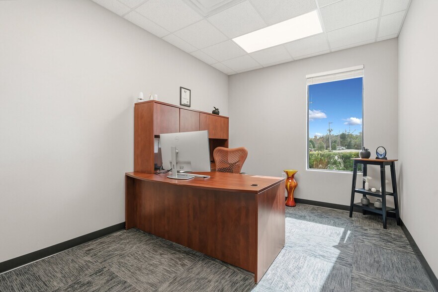 More Photos Of 131 S Country Club Rd, Lake Mary Office For Sale