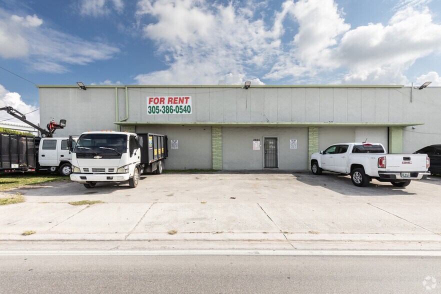 More Photos Of 3825-3945 NW 32nd Ave, Miami Warehouse For Lease