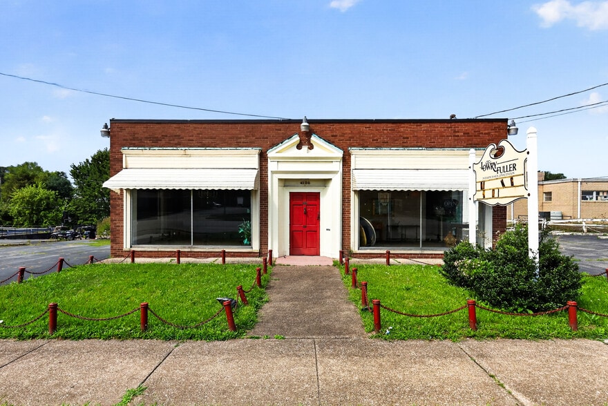 More Photos Of 4120 Market St, Youngstown Freestanding For Sale