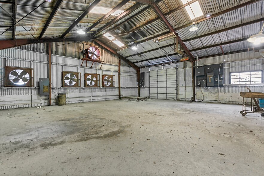 More Photos Of 3314 Carr St, Houston Manufacturing For Sale