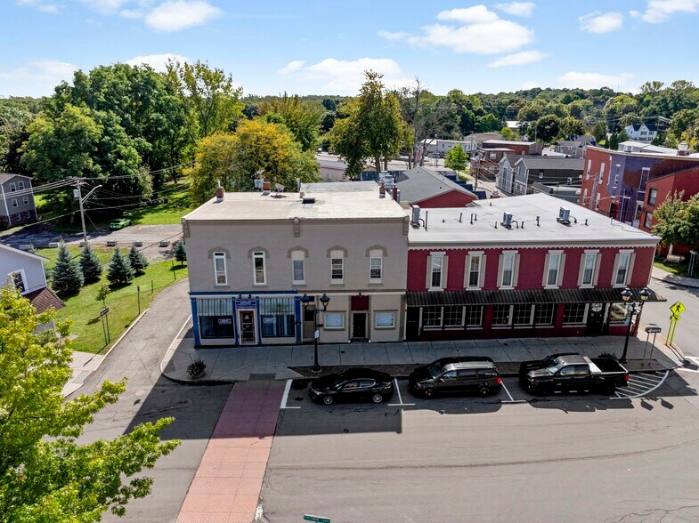 More Photos Of 21 Public Sq, Holley Storefront Retail Residential For Lease