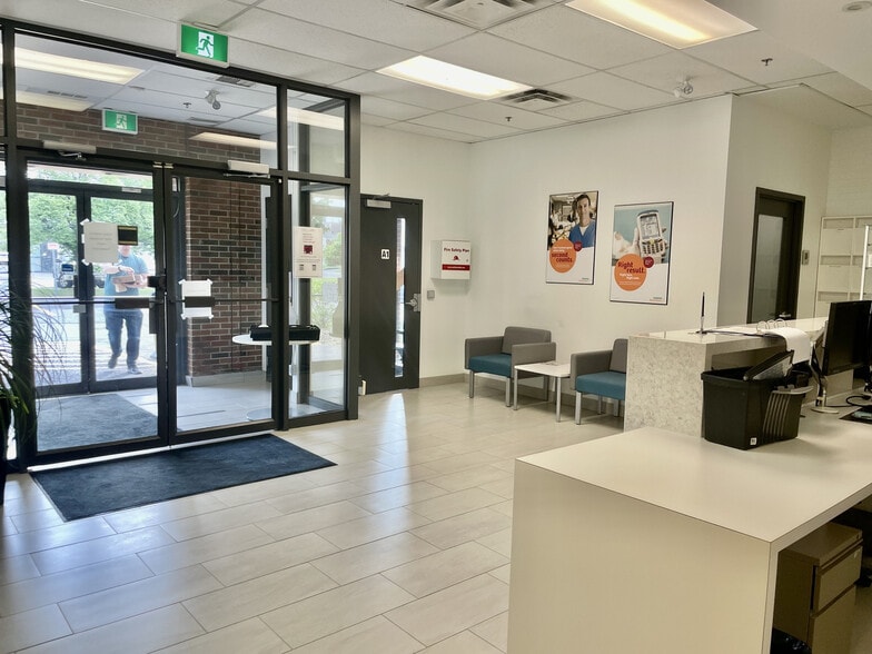 More Photos Of 2060 Walkley Rd, Ottawa Warehouse For Lease