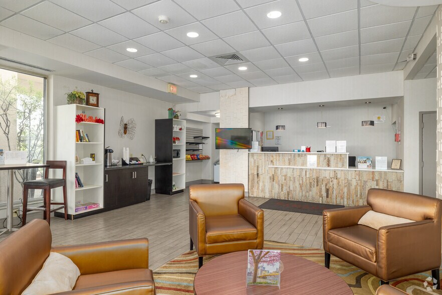 More Photos Of 7195 Eastwood Dr, Beaver Falls Hotel For Sale
