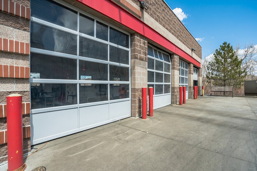 More Photos Of 5380 S Parker Rd, Aurora Carwash For Sale