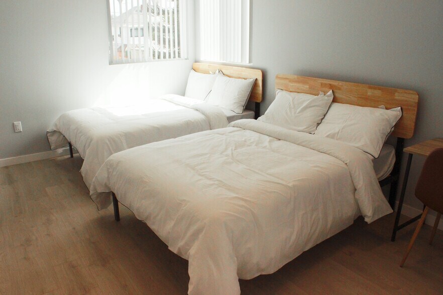 More Photos Of 1259 W 36th Pl, Los Angeles Apartments For Sale