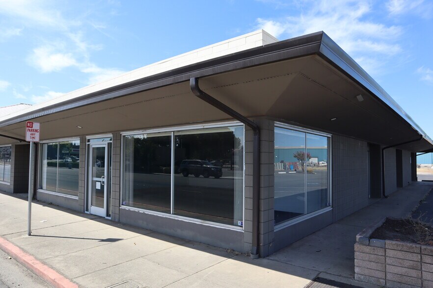 More Photos Of 2358-2368 Lincoln St, Oroville Office For Lease