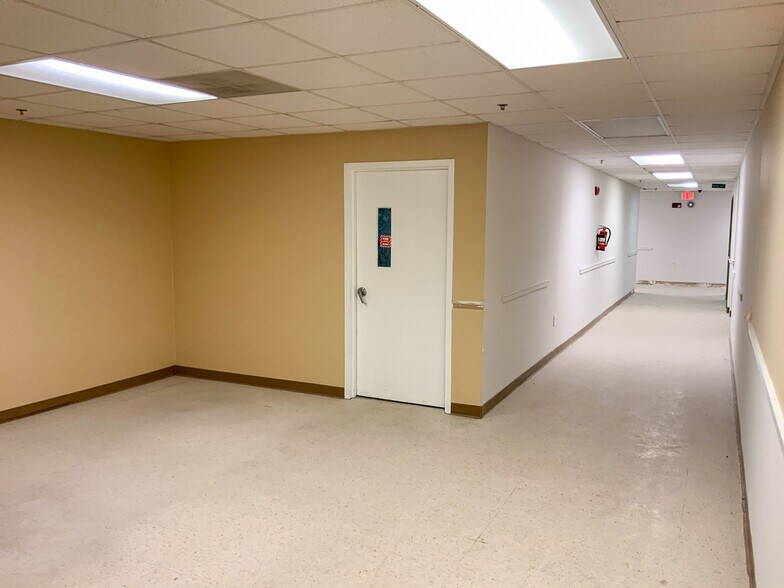 More Photos Of 1720 Harrison St, Hollywood Office Residential For Sale