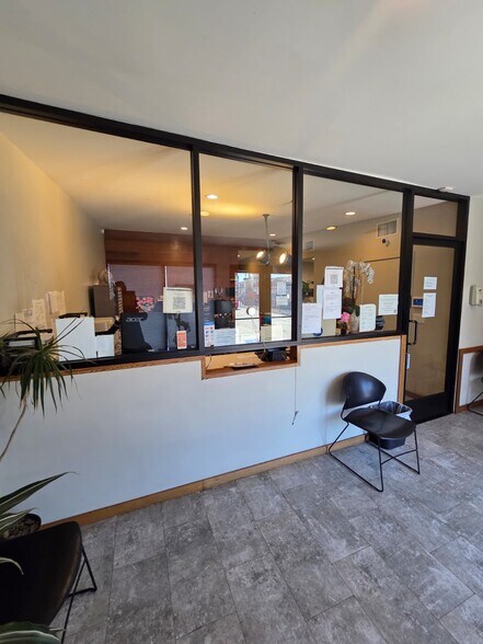 More Photos Of 4219-4221 S Alameda St, Los Angeles Office For Lease