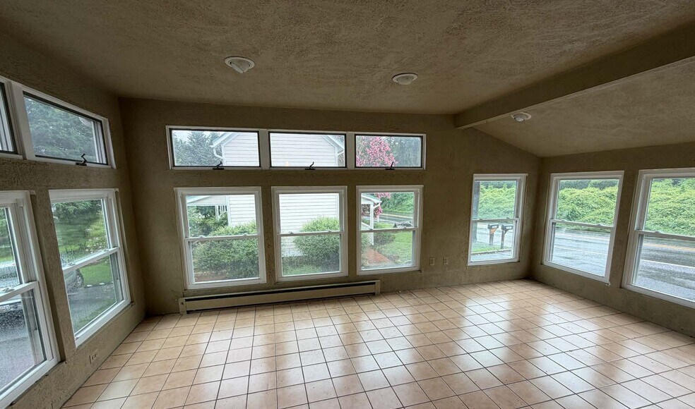 More Photos Of 10913-10921 Falls Rd, Lutherville Timonium Storefront Retail Office For Sale