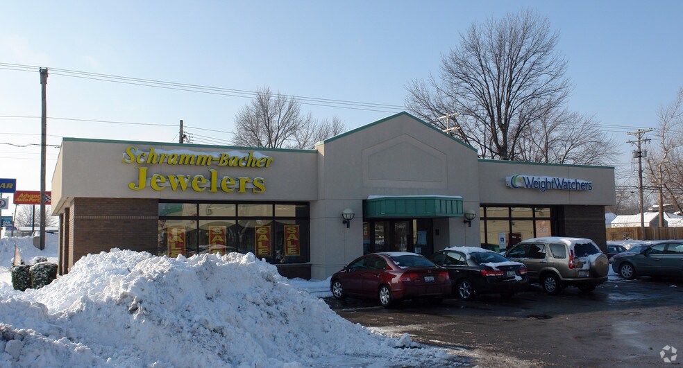 More Photos Of 2301-2401 S MacArthur Blvd, Springfield Unknown For Lease