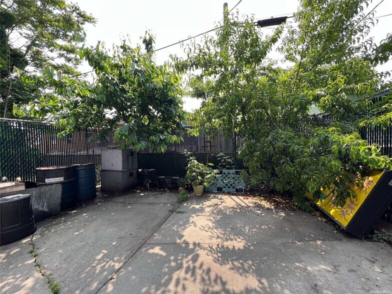 More Photos Of 18-24 College Point Blvd, Flushing Storefront Retail Residential For Sale