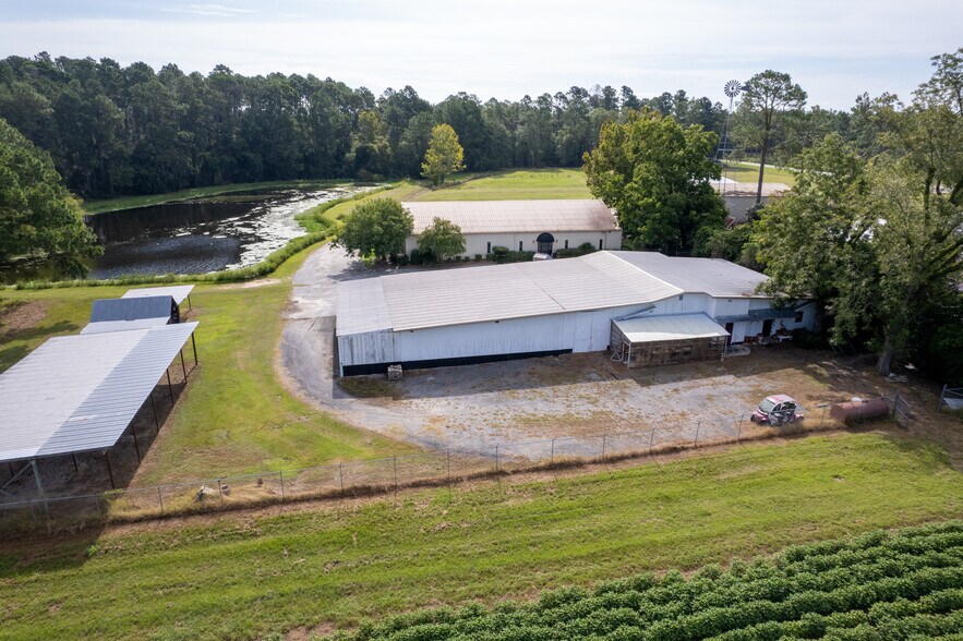 More Photos Of 450 W Highway 64, Lakeland Warehouse For Lease