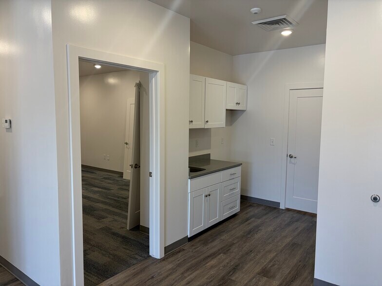 More Photos Of 740 W 500 S, West Bountiful Light Distribution For Lease