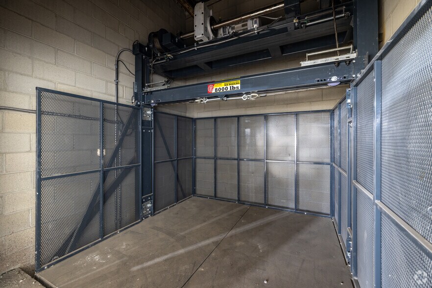 More Photos Of 297 Getty Ave, Paterson Warehouse For Lease