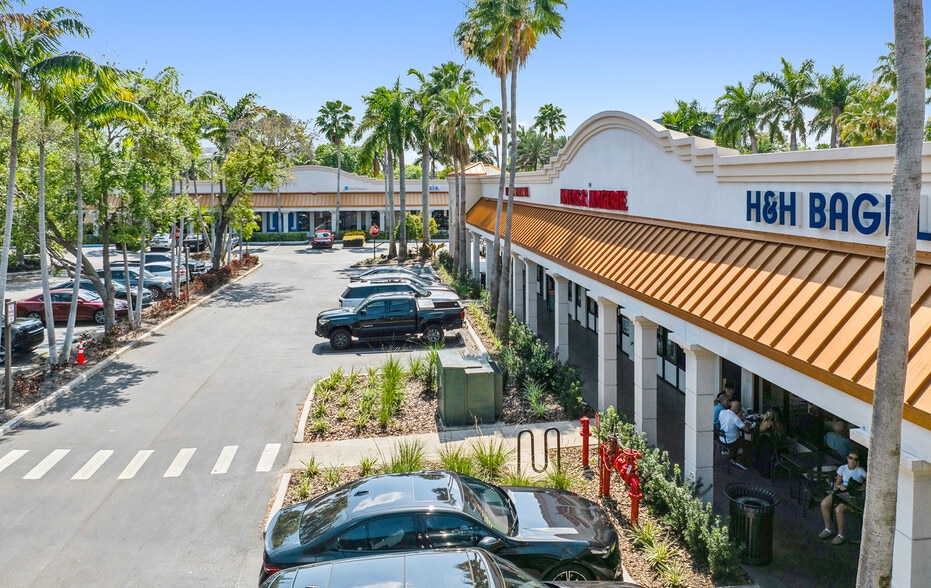 More Photos Of 2200-2222 Glades Rd, Boca Raton Unknown For Lease