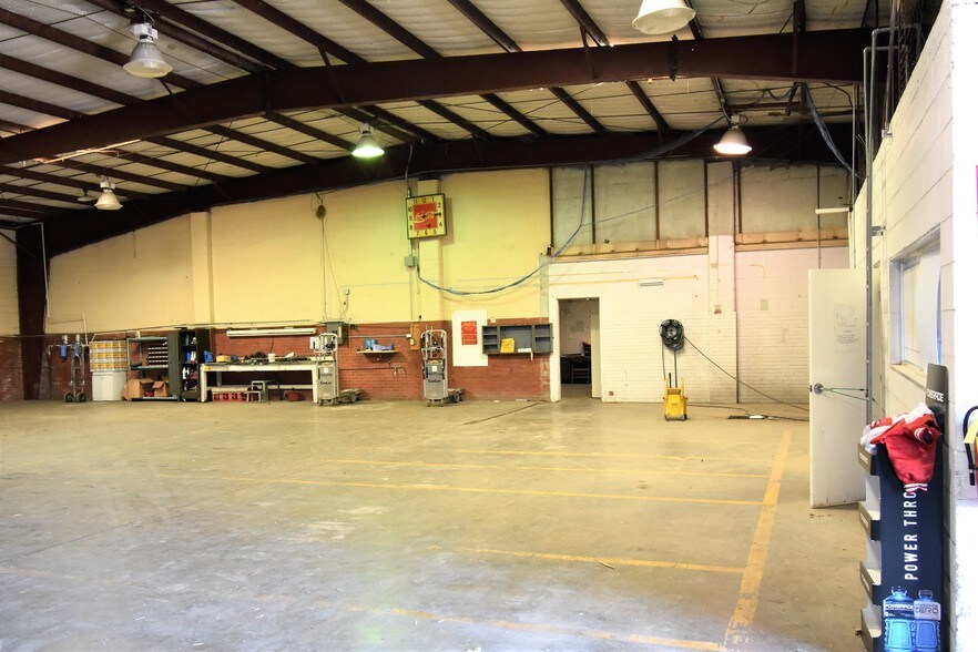 More Photos Of 2305 W Highway 90, Alpine Warehouse For Sale