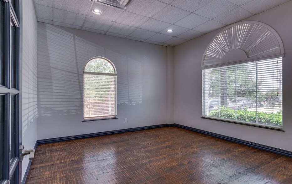 More Photos Of 630 E Southlake Blvd, Southlake Office For Lease