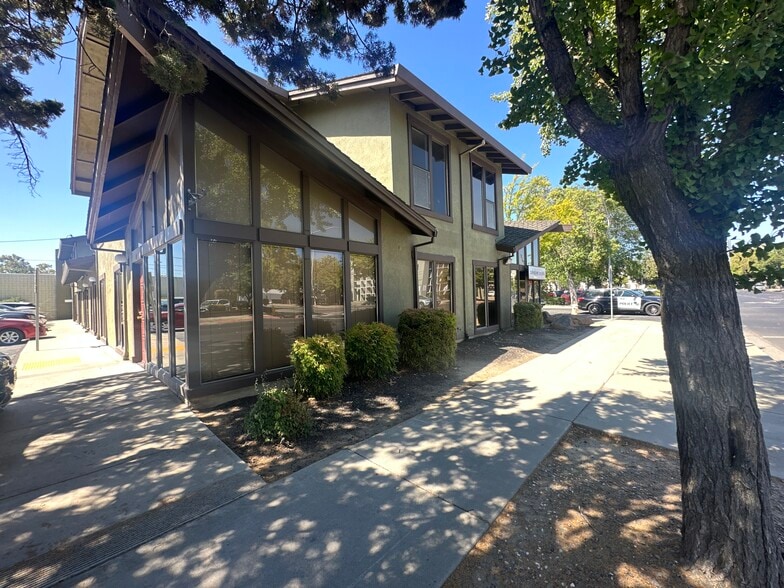 More Photos Of 801 15th St, Modesto Office For Lease