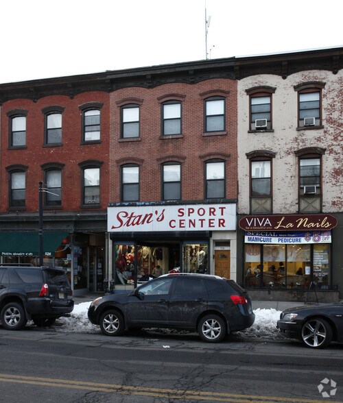 More Photos Of 528 Washington St, Hoboken Storefront Retail Residential For Lease