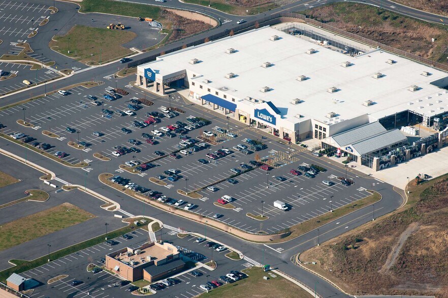 More Photos Of 1700-1780 Tilden Ridge Dr, Hamburg Freestanding For Lease