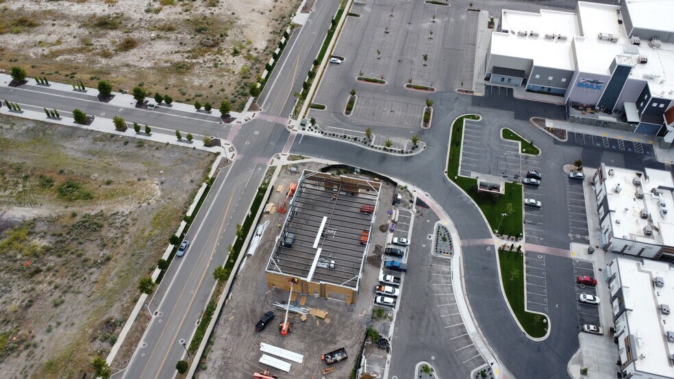 More Photos Of 634 N Mill Road, Vineyard Storefront Retail Office For Lease