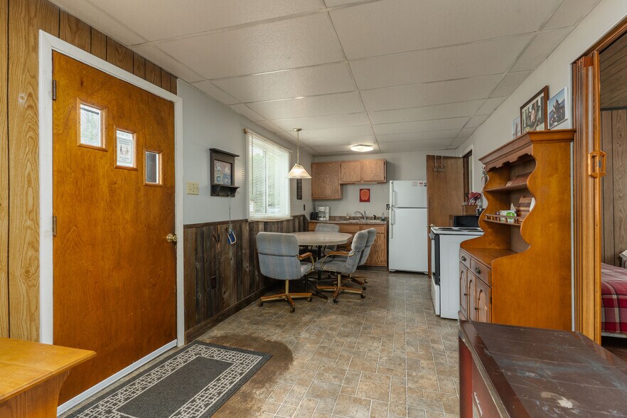 More Photos Of 229 E Lake Emily Rd, Crystal Falls Trailer Camper Park For Sale