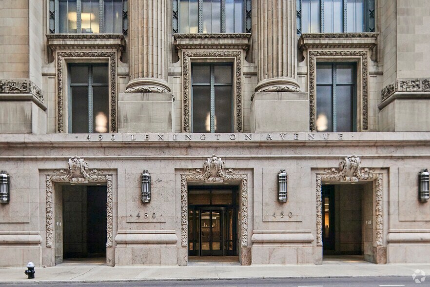 More Photos Of 450 Lexington Ave, New York Coworking Space
