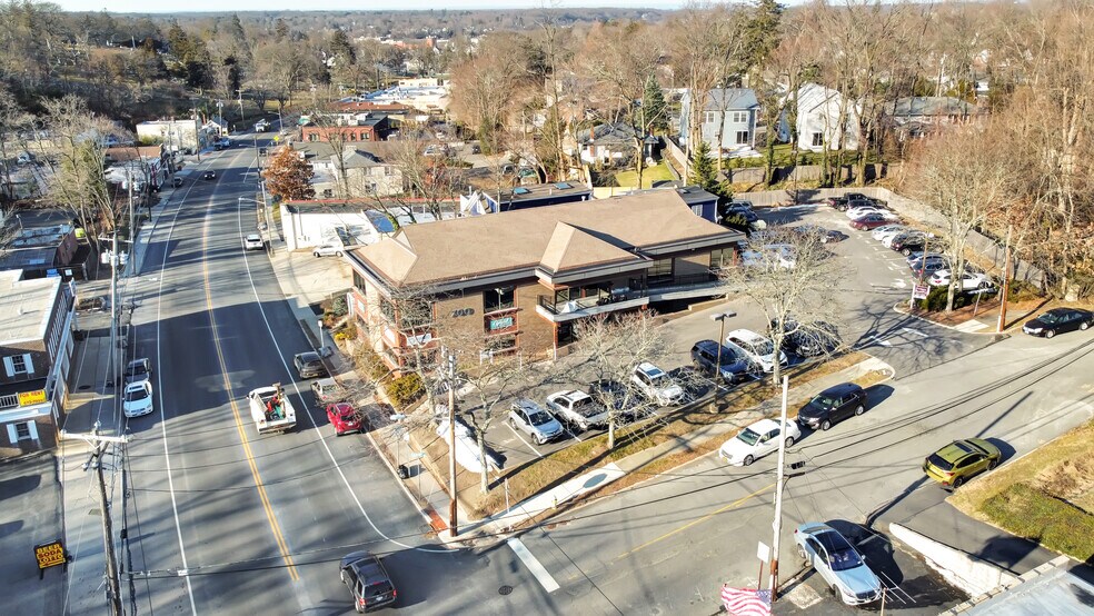 More Photos Of 700 New York Ave, Huntington Medical For Lease